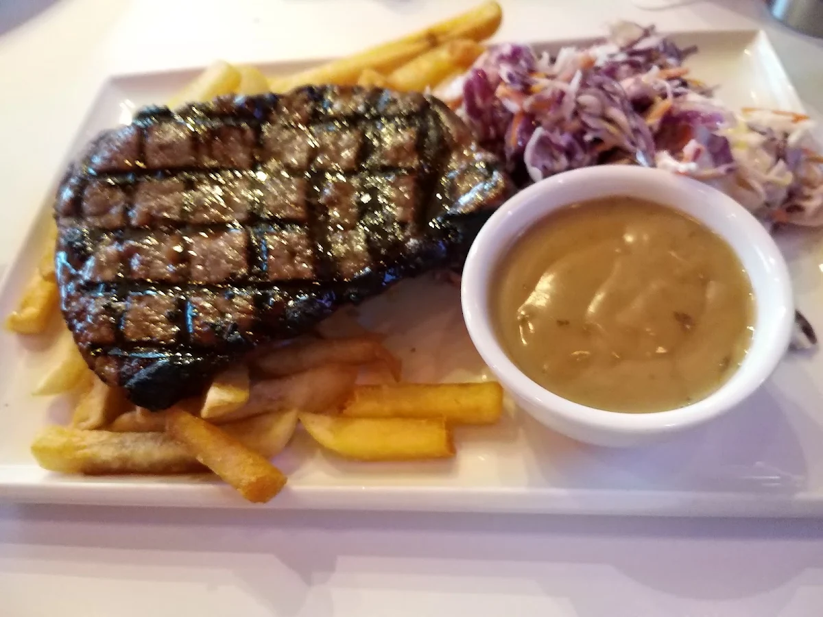 點五分但全熟濃濃焦味牛排, Oxley Tavern